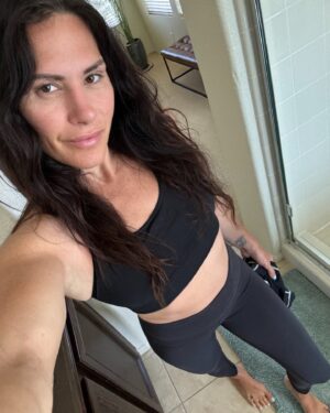 Cat Zingano Instagram - I hope you have a great weekend, that people are nice, and you do something adventurous:)

#goodvibes #summerfun #solstice #fullmoon🌕