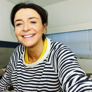 Caterina Scorsone Instagram - Trailer time is this magical loophole. You’re at work. But no one needs you to do anything. But wait. In a quiet room. With a comfy bed. And quiet. -But you’re at work. And you HAVE to go to work. You have no CHOICE but to wait quietly. -Possibly while sleeping.  Magic. Modern woman. Loophole.