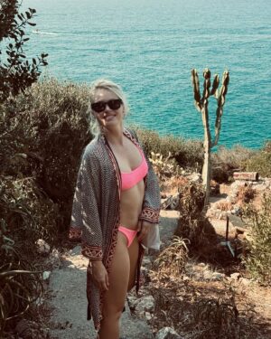Caterina Shulha Instagram - Please, more 🦩