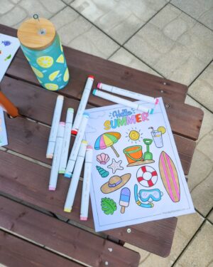 Catherine Francoeur Instagram - Le genre de week-end qui me donne vraiment l'impression de profiter de l'été : beaux moments avec la famille pour la fête de @technofou, bonne bouffe, piscine, jouer dehors, petites activités relax ☀️🍒🥤🌸🌈⛱️

1. Mine de rien c'était la première fois qu'on se baignait de tout l'été quand même 😅
2. Faire matcher ses vêtements et ses scrunchies, mon p'tit bonheur 😍
3. Bonne fête papa @technofou 🧁🥳
4. Les sous-marins de la maman de Jay 🤤
5. Dessiner dehors 🥰
6. Fruit préf pour toujours 🍓
7. Retourner en enfance avec du kool-aid bleu 🤤
8. Coquinette de mon coeur, ça fait mal tellement je l'aime 😭❤️
9. Les croquettes de poulet en forme d'animaux c'est toujours meilleur 🤭❤️
10. Happy mama de pouvoir manger mes croquettes en forme d'animaux : il n'en faut pas beaucoup pour me rendre heureuse 🥹😂