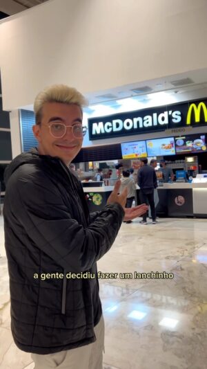 Cauê Bueno Instagram - O cinema mais caro da cidade 😯

Mais um vlog de um dia na minha vida 🎥

Ta curtindo esse tipo de conteúdo? Então comenta aqui 👇

#vlog #engraçado #comedia