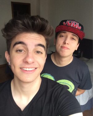 Cauê Bueno Instagram - Qual a descrição desse #tbt ? (Foto de 2015❤️ com @spoktc )