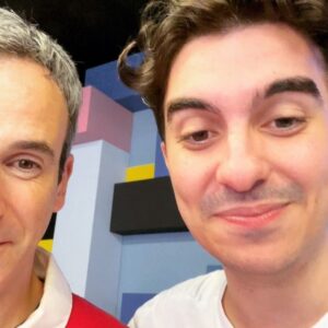 Cauê Bueno Instagram - Meu sonho realizado 🥹❤️

Gravamos hoje com uns dos primeiros apresentadores do Art Attack 🥹

Muito Obrigado Daniel, você é incrível ❤️

26 de julho vai estrear 🔥🔥