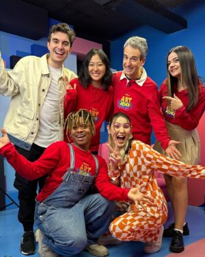 Cauê Bueno Instagram - Meu sonho realizado 🥹❤️

Gravamos hoje com uns dos primeiros apresentadores do Art Attack 🥹

Muito Obrigado Daniel, você é incrível ❤️

26 de julho vai estrear 🔥🔥