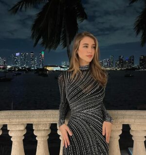 Caylee Cowan Instagram - Dinner with @scanlantheodore 🤍✨