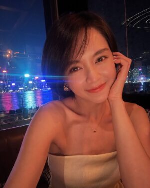 Cecilia So Instagram - 每年生日
是我們一年一度的dress up date🙂‍↕️
簡簡單單與喜歡的人食個好吃的晚飯
就很快樂啦☺️🤍

thank you for this lovely birthday surprise @qurahongkong @hongkongregent @lhyleon 🥂✨
everyone please go try their cocktail and dinner it’s MUAH!! 🤤🤌🏼