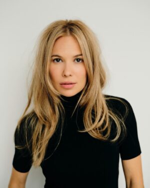 Celina Sinden Instagram - 🖤 @philipcheungphoto