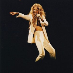 Céline Dion Instagram - LET’S TALK ABOUT LOVE 🫶

On this day in 1998…the LTAL World Tour kicked off in Boston, Massachusetts in support of Celine’s 15th album. The global trek would go on to play venues across North America, Asia and Europe including legendary shows at Le Stade De France in Paris before concluding in Montreal. This was also Celine’s first tour presented “in the round” giving it a new more intimate feel.