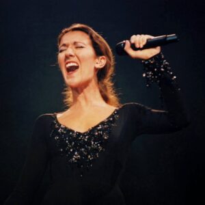 Céline Dion Instagram - LET’S TALK ABOUT LOVE 🫶

On this day in 1998…the LTAL World Tour kicked off in Boston, Massachusetts in support of Celine’s 15th album. The global trek would go on to play venues across North America, Asia and Europe including legendary shows at Le Stade De France in Paris before concluding in Montreal. This was also Celine’s first tour presented “in the round” giving it a new more intimate feel.
