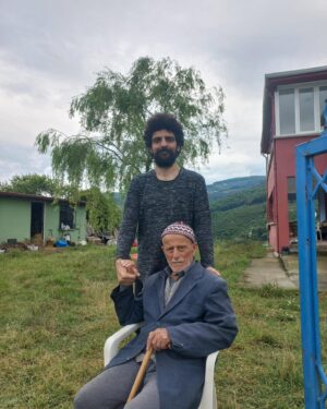 Cemil Şahin Instagram - Sağlıklı , huzurlu , bereketli nice bayramlara , iyi bayramlar 👻
