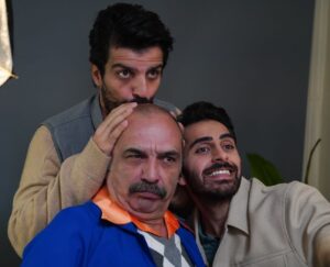 Cemil Şahin Instagram - Başta TRT’ye , yapımımız @zeramedyaofficial ‘a, yönetmenimize , senaristlerimize ,emek veren reji ekibine ve tüm set çalışanlarına ve kıymetli oyuncu arkadaşlarıma çok teşekkür ederim . Beraber bir sezon şahane çalıştık sevginin saygının özenin iç içe olduğu severek çalıştığımız bir hikayenin içinde olmak güzel anılar ve emekler biriktirmek güzeldi , Şevket ile içinde olduğum hikayenin benim adıma sonuna geldik , yeni sezonda @kodadikirlangic yeni hikayesi ile yoluna devam edecek sevimli kötümüz bir gün iyi olacağına inandığımız Aspar’a, doğruların peşinde koşan selim hocamıza ve hayalleri için emek veren kırlangıç takımına ve yanlarında olan ailerlerine  yeni hikayelerinde başarılar , son olarak seyircilerimize çok teşekkürler . Güle güle şevket güle güle @kodadikirlangic 👻👻👻