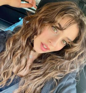 Actress Cemre Baysel HD Instagram Photos and Wallpapers January 2023