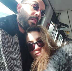 Ceren Benderlioğlu Instagram - 14 sene olmuş 16 sene de ilişkiyle hop 20 ye az kalmış. 🐸🪢 seni seviyorum 💕 @emirbenderlioglu