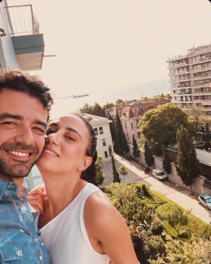 Ceren Yalazoğlu Karakoç Instagram - Bazı günler✨🥂🍾🤍