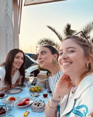 Ceren Yalazoğlu Karakoç Instagram - İşte geçtik gitti😻