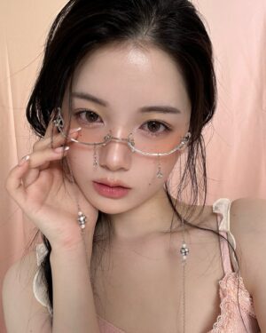 Chae Soo-ah Instagram - 재밌는 거🐰💕🥽