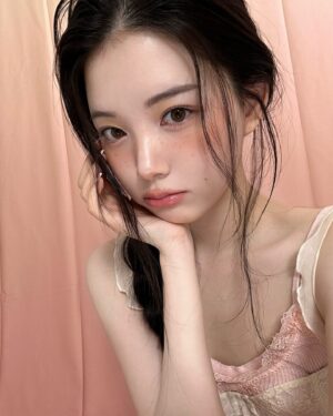 Chae Soo-ah Instagram - 재밌는 거🐰💕🥽