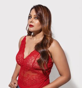 Actress Chandini Tamilarasan HD Photos and Wallpapers December 2024
