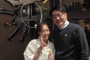 Chanel Wang Instagram - 謝謝金鐘58 @goldenbellawards 
謝謝評審們的肯定
入圍對我來說 就像做夢一樣
第一次來到金鐘現場的我
看著周圍坐著電視上熟悉的演員
座位上貼著自己的名字
這一切都如此的真實
我想要謝謝 TVBS
給我這個機會 
讓更多人認識 王敏淳
謝謝Sheena總經理 郝副總  47姐 Nick哥
全力支持我 給我追夢的勇氣和機會
謝謝我們機智大家庭
邵哥 Kimi媽咪 導演們
辛苦的幕後工作人員 全體演員
我真的很榮幸
可以代表大家參加這個盛會
謝謝你們 我愛你們🤟🏻
也謝謝我親愛的家人
讓我感受這世界的美好
更謝謝機智比比們
喜歡徐念雅 ㄚㄚ 喜歡王敏淳
雖然這次沒有得獎
有點小失落
但還是很開心能獲得入圍的肯定 
我很喜歡並享受這份工作
未來 小香香會繼續朝自己的夢想前進努力💪🏻
謝謝我愛的人 愛我的人💗
Go Fighting👊🏻👊🏻