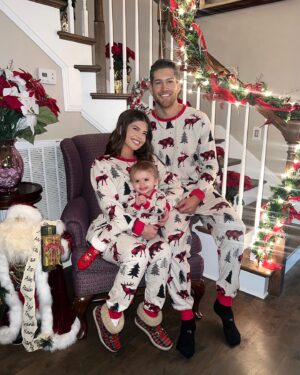 Chanel West Coast Instagram - Merry Christmas! ♥️🎄🎅🏼 Fave 1/2?