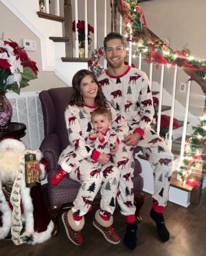 Chanel West Coast Instagram - Merry Christmas! ♥️🎄🎅🏼 Fave 1/2?