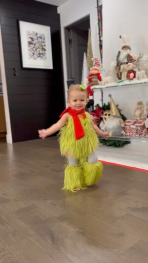 Chanel West Coast Instagram - The Grinch is in our house stealing ornaments & gifts and ripping up wrapping paper! 😂💚♥️🎄