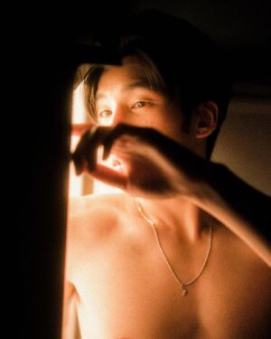 Chang Jayapol Chiopittayakarn Instagram - Is it me or? 🕯️🕯️ #ตามใจ 📸 : @nakrittt