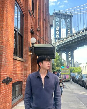 Chanon Santinatornkul Instagram - แดดแรงพอตัว อุณหภูมิพอไหว 😅🤎
