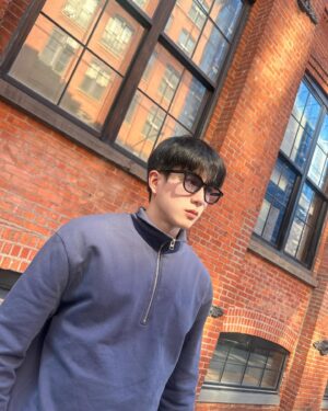 Chanon Santinatornkul Instagram - แดดแรงพอตัว อุณหภูมิพอไหว 😅🤎
