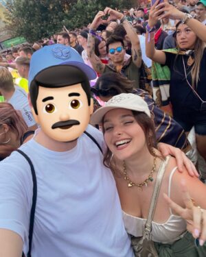 Charlène Bey Instagram - ✨TOMORROWLAND W2 RECAP 🥺✨
1. Ma voisine de tente @lorylyn79 ce soleil ambulant & son beau sourire 🫶🏻
2. mon amoureux emoji moustache & acolyte de la vie 💗
3. Réunion improbable entre godiches @justinaccessible @babyatoutprix 🍹👯‍♀️☀️ 
4. Premier réveil à Dreamville 😬🚽 🧻 ⛺️ 
5. ✨ Camping but make it glam ✨ 💅🏻
6. la colloc de l’emplacement 🚿 douche froide 🚿 du Friendship Garden ⛺️ 
7. la nourriture ici : ma passion sur terre 🤤🤤
8. Cette MainStage qui m’a procuré de sacrés frissons 🥹
9. La Swedish, élu meilleur set de cette édition 🫶🏻
10. Les larmes quand la fleur se referme, au même titre que cette folle aventure qu’on vit depuis 10 jours maintenant 🥺🫶🏻💕 merci pour les souvenirs magiques Tomorrowland 

J’espère que vous avez un p’tit peu rêvé avec moi à travers mes partages sur ces 2 semaines (enfin 3 avec l’Ultra !!) et que tout ce contenu de fête vous a plu 🫶🏻 live today, love tomorrow unite forever 🦋 

#tomorrowland #tomorrowland2024 #dreamville #dreamville2024