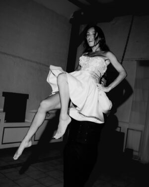 Charlène Le Mer Instagram - Quick change ✨

Cette création de @lamarieecapricieuse que j’aime tant ! 
Je voulais absolument une autre tenue et surtout du court pour terminer la soirée 🎉

📸 : @viewfilms.w