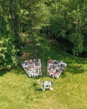 Charlène Le Mer Instagram - 20 juillet 2024, le début d’une autre histoire 🤍
 
Photographe & vidéaste : @viewfilms.w 
Wedding planner : @melissawilpotte 
Robe : @lamarieecapricieuse 
Costume : @atelier_coqlico 
MUA : @germainevrardlebret
Maître de cérémonie : @aurelie_cousseau_ceremony
Fleurs : @empreintenumero8