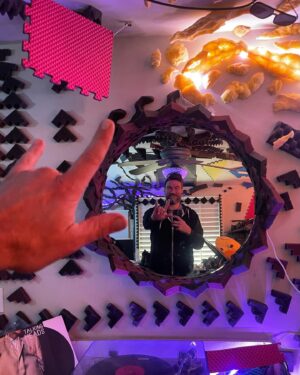 Charles Halford Instagram - O, Lively Lovely Cubical

This Creation I am.  Pro Creative.  Something of Love.
Now in this Office.  Work in Progress.  Always, Ever.
This place of “work” - but color, form, dancing light.
What am I doing?  How?  Why?  I got here, see me? 
I am Alive.  I?  I Am.  Oh!  O!  I See,  I went awry, All ‘Me’! 
I am A Love;  And That, are We!  Pro-Creative, is this - “office.”
We are the Color, the Form, the light; Dancing. And so, I Will. 
Love…. And Live…. and Dance Wildly With You. 
I Love You! 

#mirrormirror 
#reflection
#officework
#poem 
#art
#love
#creation