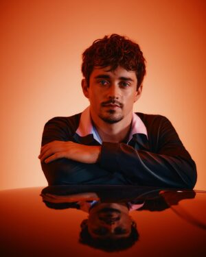 Charles Leclerc Instagram - Thank you @thegentsjournal 👔

Photography: @adamfussell 
Styling: @zakmaoui 
Grooming: @pauldonovanhair 
Videography: @maximillian_weston