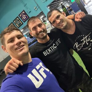 Charles Rosa Instagram - Legend @miketyson 🥊 Never miss a day in the gym never know what you might miss. Woke up having a tough morning but happy got to see my all-time most competitive training partner @mirsadbektic , the Legend Mike Tyson and a bunch of my other favorite people. Never know what the day will bring but keep positive, pushing forward and things always work out 💪  #boxing #MMA #ufc