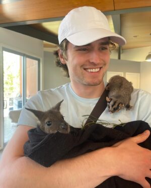 Charles Vandervaart Instagram - Australia, you are AWESOME! Special thanks to the @thehubsteria team along with everyone who came to the conventions in Sydney and Melbourne. Also thank you @chrishumfreyhq for showing us all the great work you do with our furry friends.