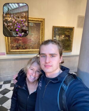 Charles Vandervaart Instagram - Mom and I being real fr (we only have one pose)