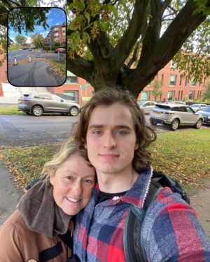 Charles Vandervaart Instagram - Mom and I being real fr (we only have one pose)