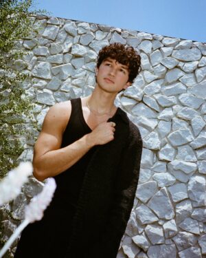 Charlie Bushnell Instagram - #35mm 

Thank you @emilyknecht for the fire flicks 📸 @katwaslike for making me look cool 🤝 and @fycartists for making it all happen 🫶