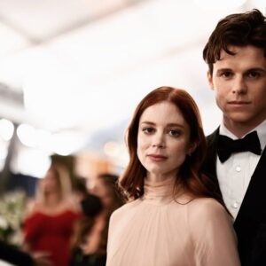 Charlotte Hope Instagram - Awards show / bridal photoshoot (not literally, pls)