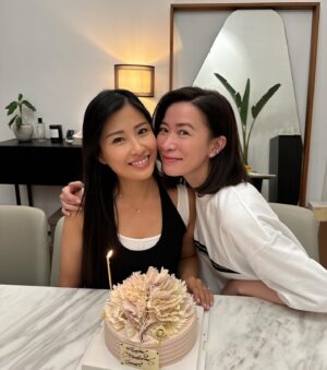 Charmaine Sheh Instagram - Happy birthdayto my crazy friend~thanks for making me seem like the normal one lol~ Always my sister, forever my friend~ 
#happybirthday #birthday #muchlove #kiss #💋