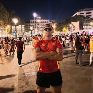 Chase De Moor Instagram - Vamos España y Visca Cataluñia ! 🇪🇸 ⚽️