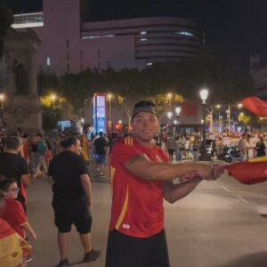 Chase De Moor Instagram - Vamos España y Visca Cataluñia ! 🇪🇸 ⚽️