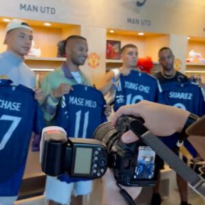 Chase De Moor Instagram - Blessed to continue my futball career with @manchesterunited Glory! Go Reds. 🔴⚽️ #yanited
