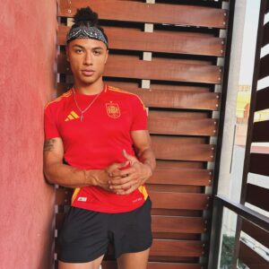 Chase De Moor Instagram - Vamos España y Visca Cataluñia ! 🇪🇸 ⚽️