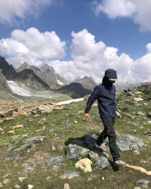 Chatpong Nattapong Instagram - “It is during our darkest moments that we must focus to see the light.” — Aristotle. 

🏔️⛰️✨🥾🐑🐐🐎

#gorpcore #gorpcorestyle #gorpcorefashion #gorpcoretex #goretex #outdoor #outside #outsideisfree #mountain #nature #naturephotography #hiking #hikingpatrol #gramicci #arcteryx #zpacks #zpacksarchaul #roahiking #oalkey #thefactoryproject #lake #kgl #india ##kashmir #kashmirgreatlakestrek #world #trekking #rolling #freudlife