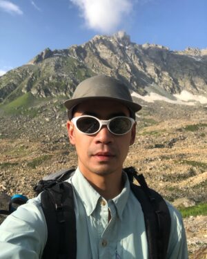Chatpong Nattapong Instagram - “It is during our darkest moments that we must focus to see the light.” — Aristotle. 

🏔️⛰️✨🥾🐑🐐🐎

#gorpcore #gorpcorestyle #gorpcorefashion #gorpcoretex #goretex #outdoor #outside #outsideisfree #mountain #nature #naturephotography #hiking #hikingpatrol #gramicci #arcteryx #zpacks #zpacksarchaul #roahiking #oalkey #thefactoryproject #lake #kgl #india ##kashmir #kashmirgreatlakestrek #world #trekking #rolling #freudlife