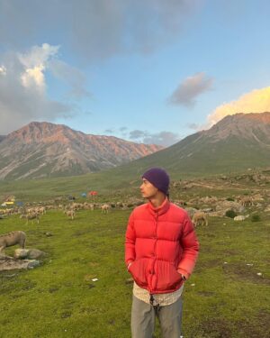Chatpong Nattapong Instagram - 🏔️⛰️✨🐐🐎

#gorpcore #gorpcorelife #gorpcorestyle #outdoors #outsideisfree #outsideculture #gorpcoreworld #goretex #goretexjacket #arcteryx #roahiking #thefactoryproject #oakley #kgl #hiking #hikingadventures #trekking #keepwalkinginthegreatlight #happylife #goodvibes #enjoythelittlethings #nature #naturephotography #photography #freudlife #freudlifestyle #india #indiakashmir #ootd #ootdshare