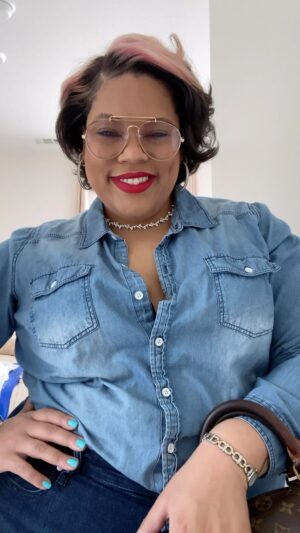 Chef Lovely Instagram - Gettin it done 💋 Amazon link in bio for the lipstick, necklace, and glasses 😘