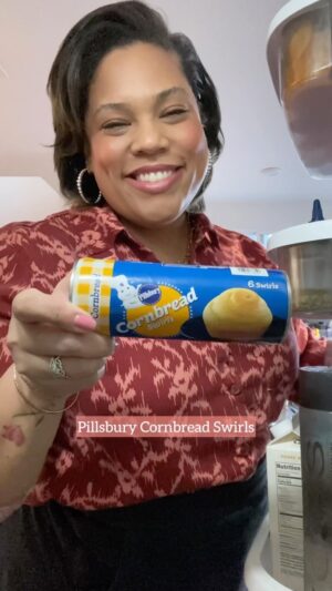 Chef Lovely Instagram - #ad Feeding a crowd? @pillsbury has you covered, my loves! #StretchYourHoliDollar @walmart @generalmills #HoliDoThis #HolidayHacks #LoveYouLetsEat